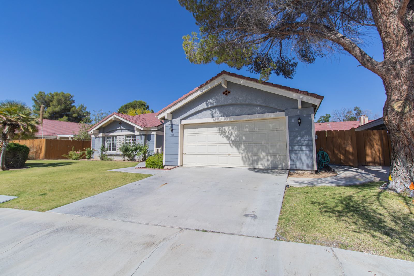 1025 N HERITAGE DR — Photo 4
