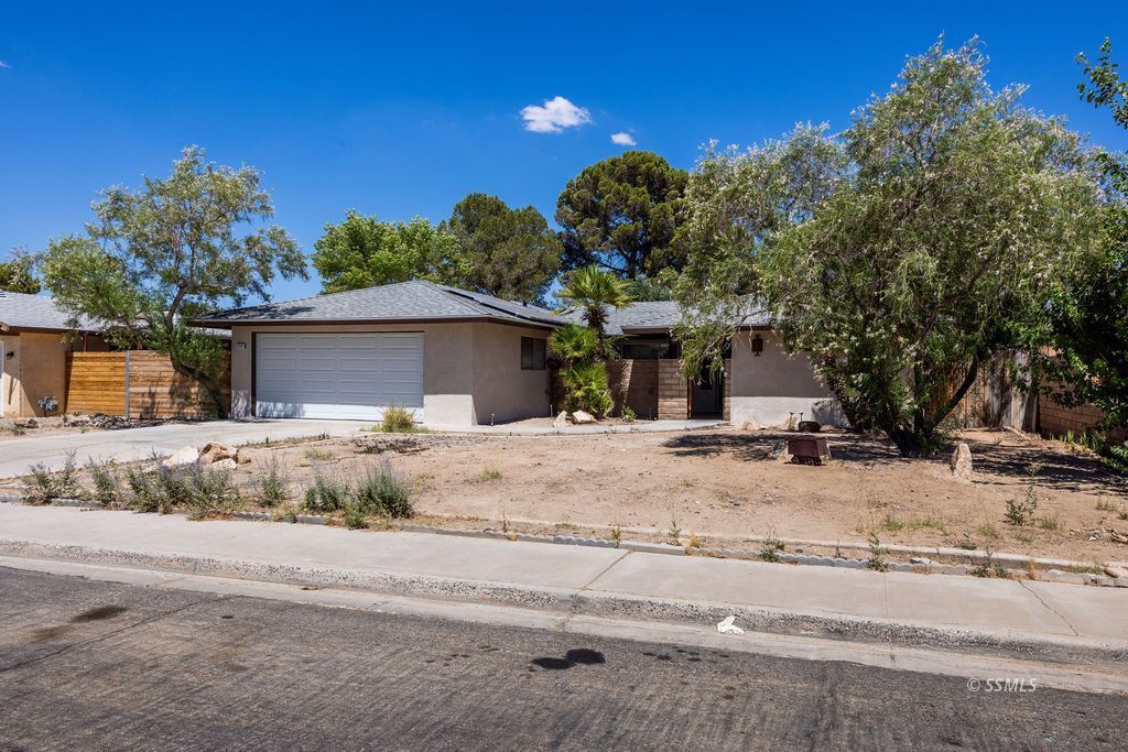230 Larkspur ST — Photo 4