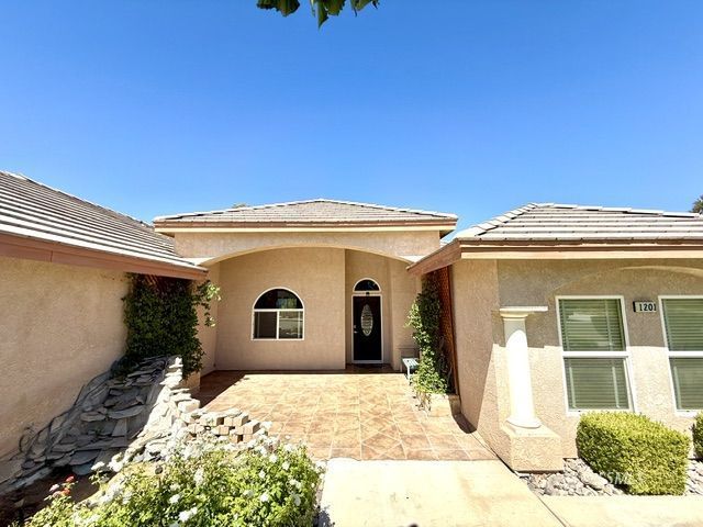 1201 Carolyn ST — Photo 4