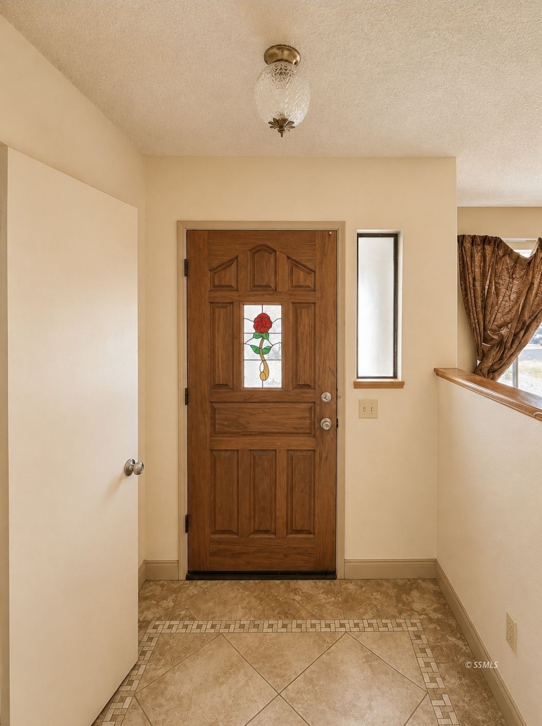 213 Michele ST — Photo 4