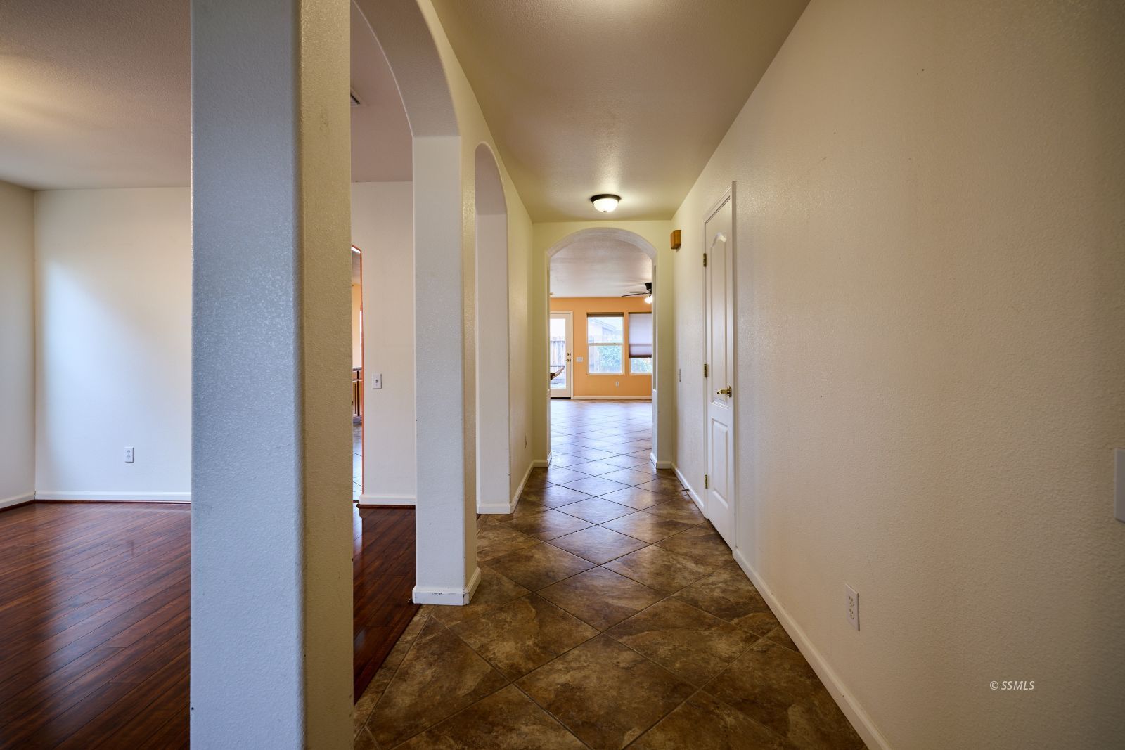 412 Christopher CT — Photo 4