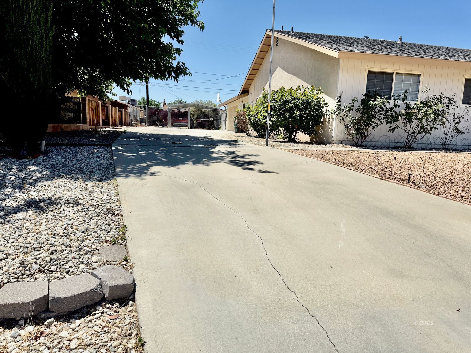 539 Garis AVE — Photo 4
