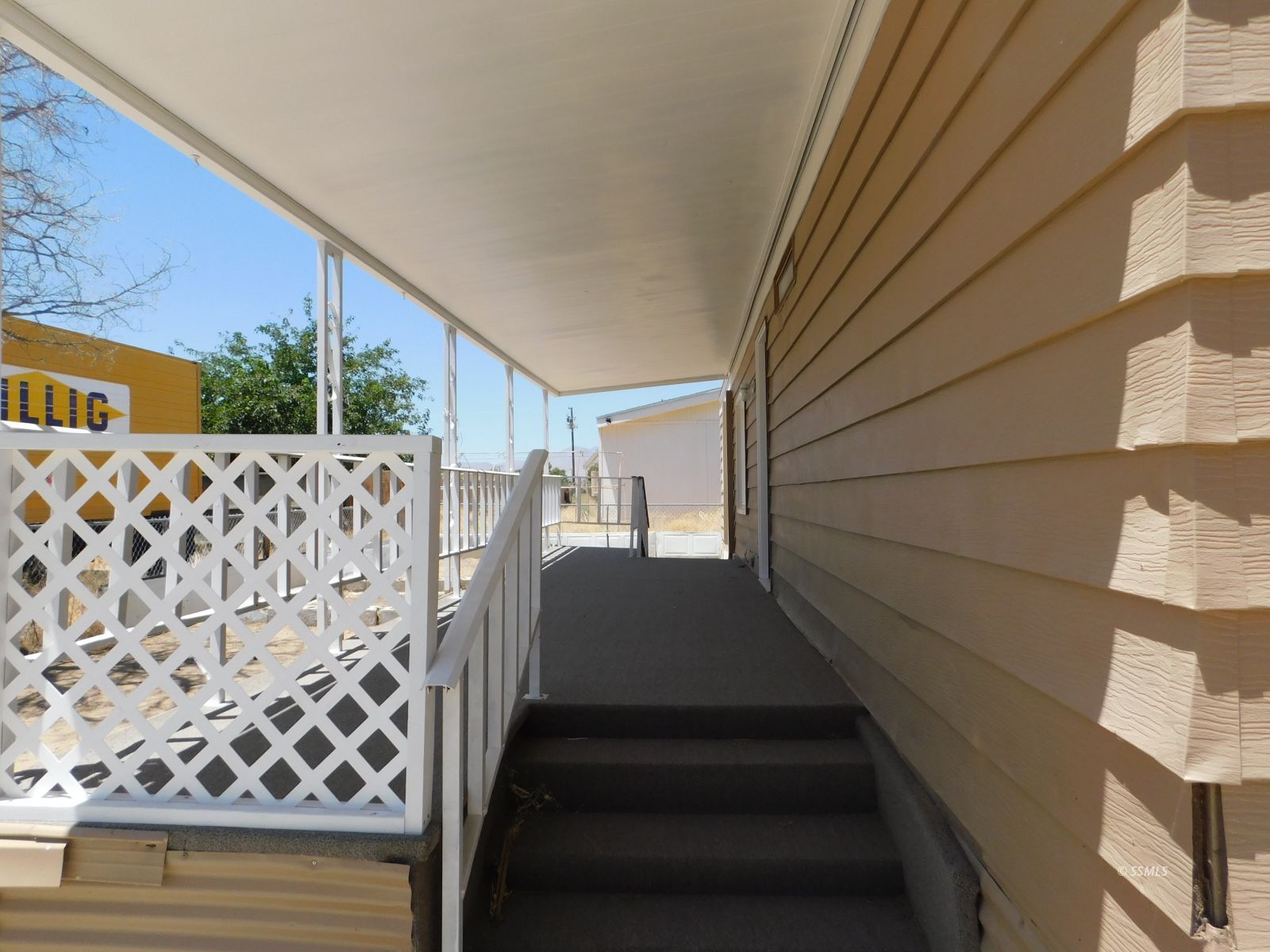 4029 Inyokern Rd — Photo 4