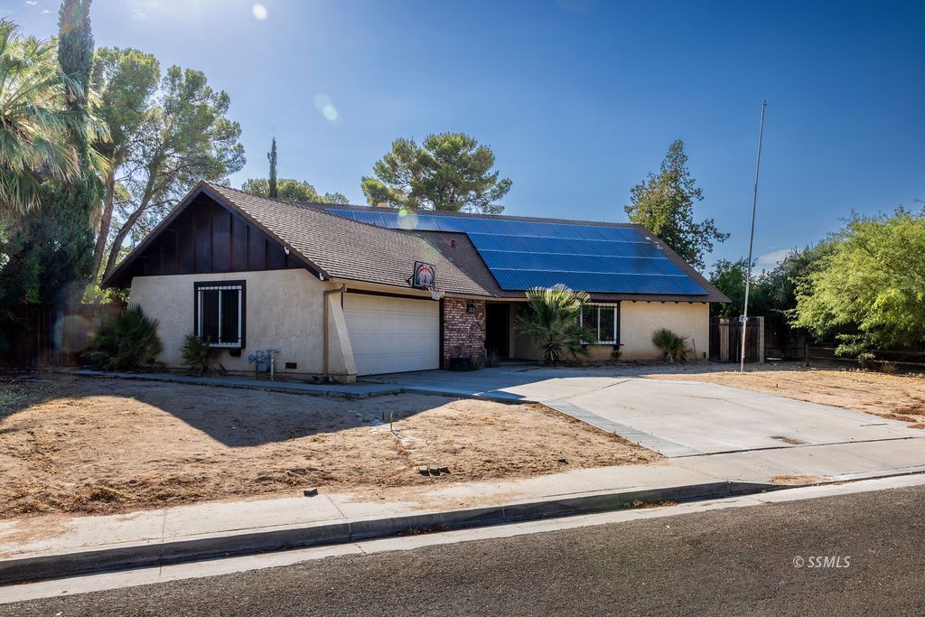 913 N Sierra View — Photo 4