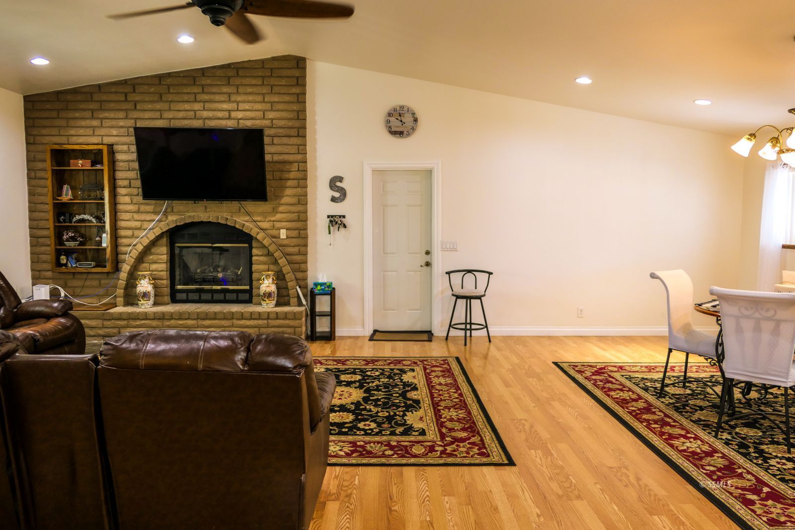 837 W Bataan AVE — Photo 4