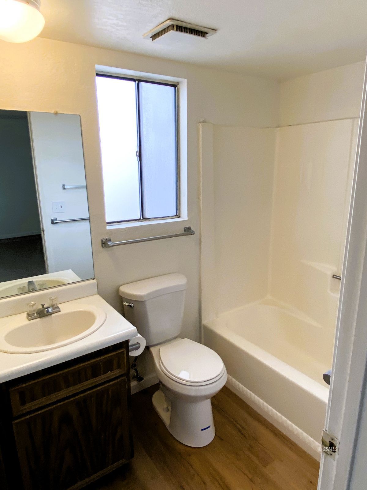 617 E Ridgecrest BLVD — Photo 4