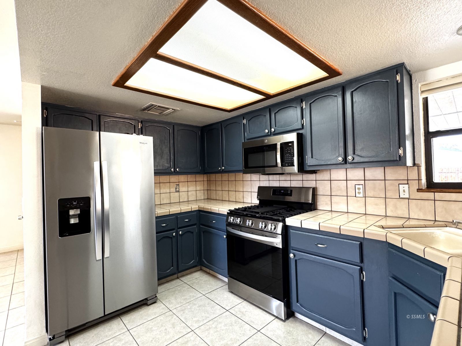 336 E Upjohn — Photo 4