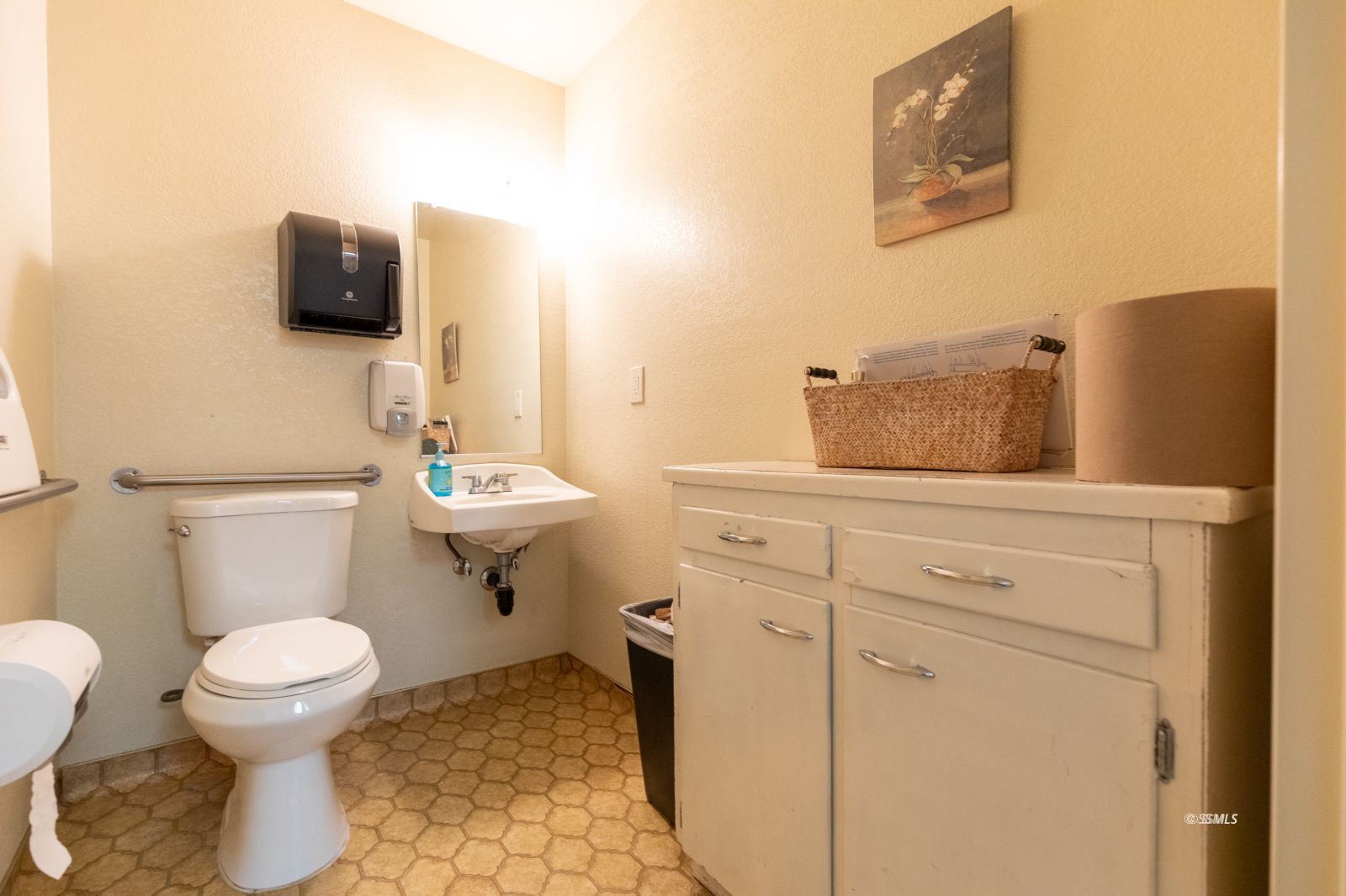 1249 E Ridgecrest blvd — Photo 4