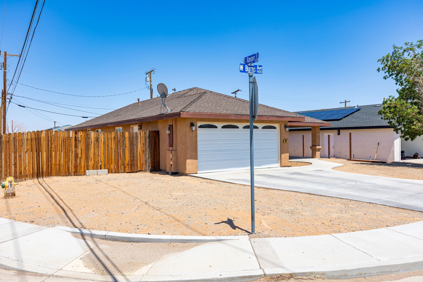 936 W Burns AVE — Photo 4