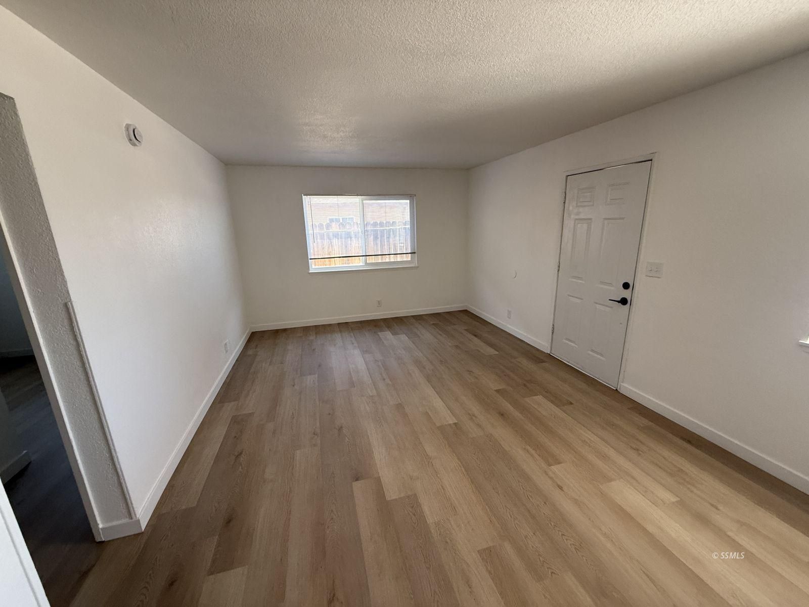 1420 W Coronado — Photo 4