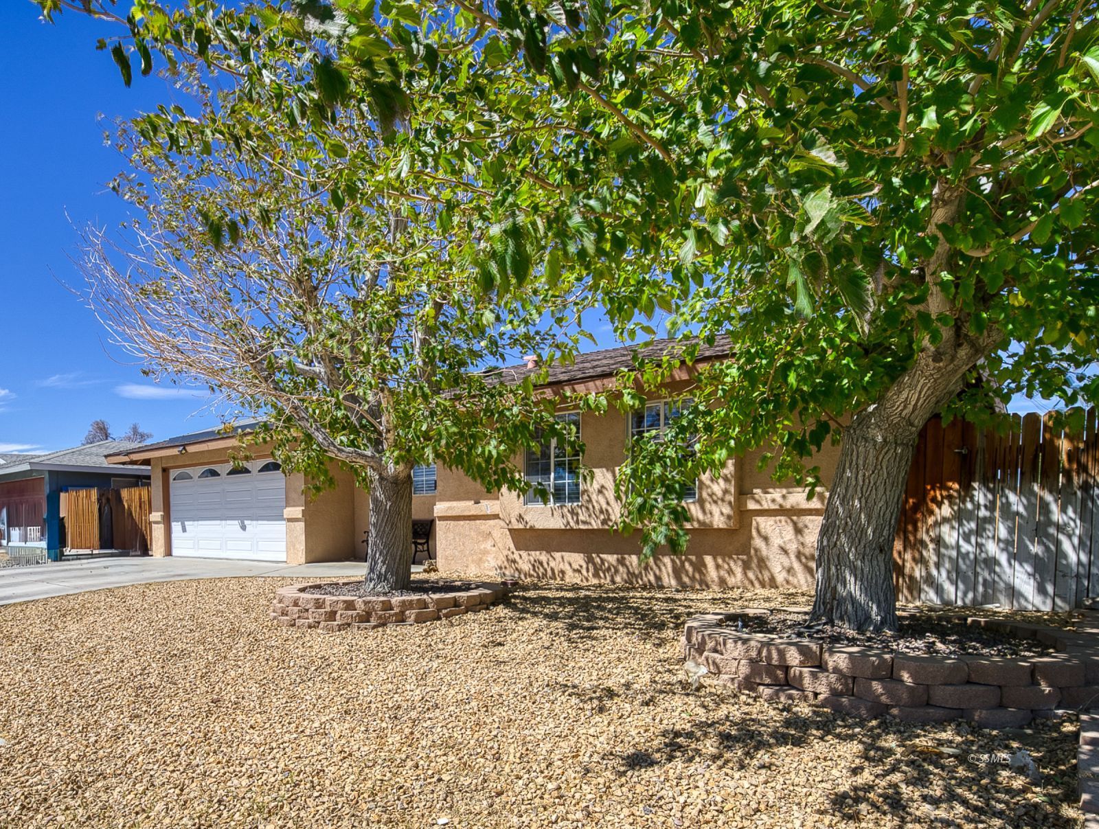 309 N Sunland DR — Photo 4