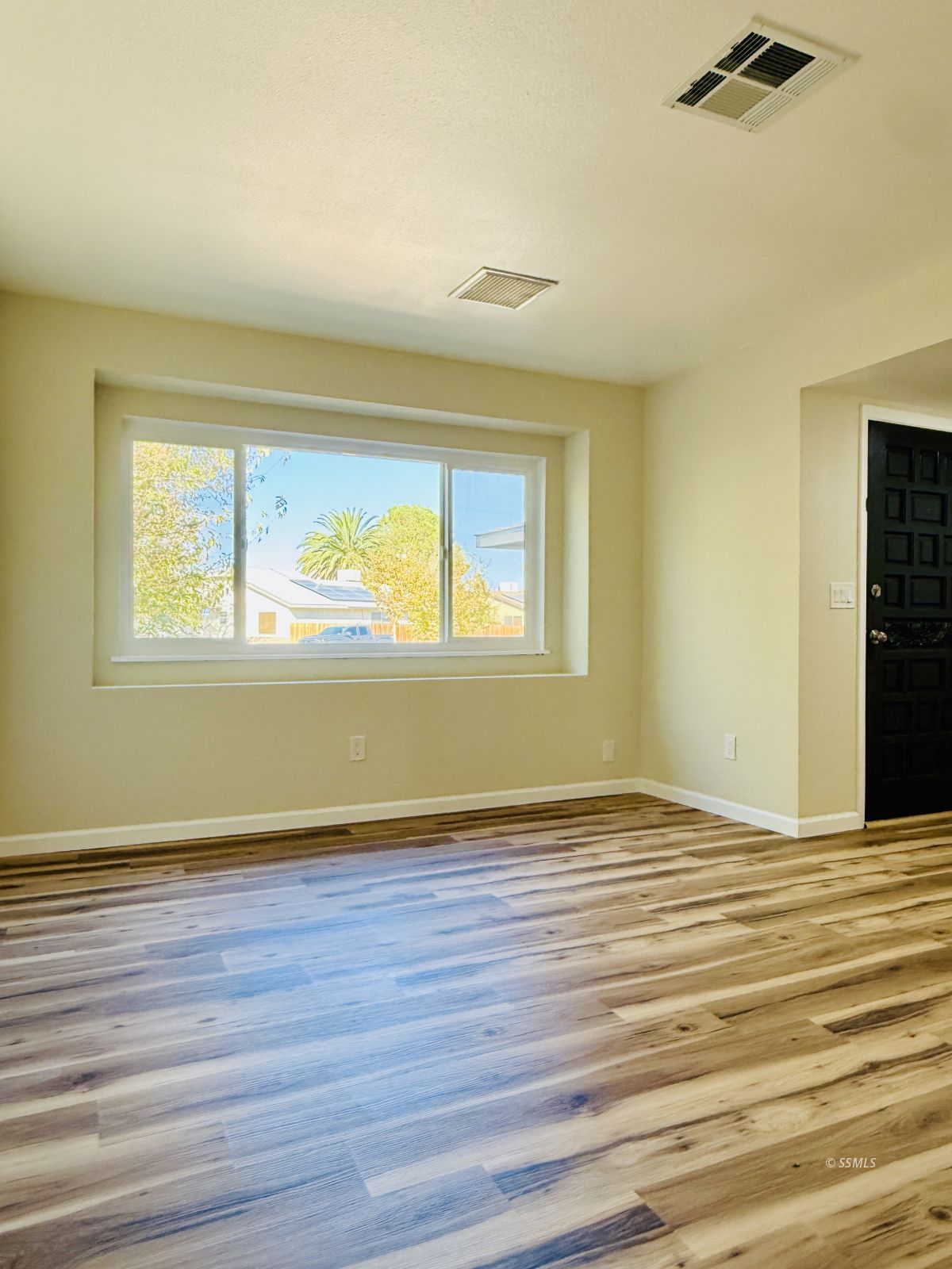 205 E Benson AVE — Photo 4
