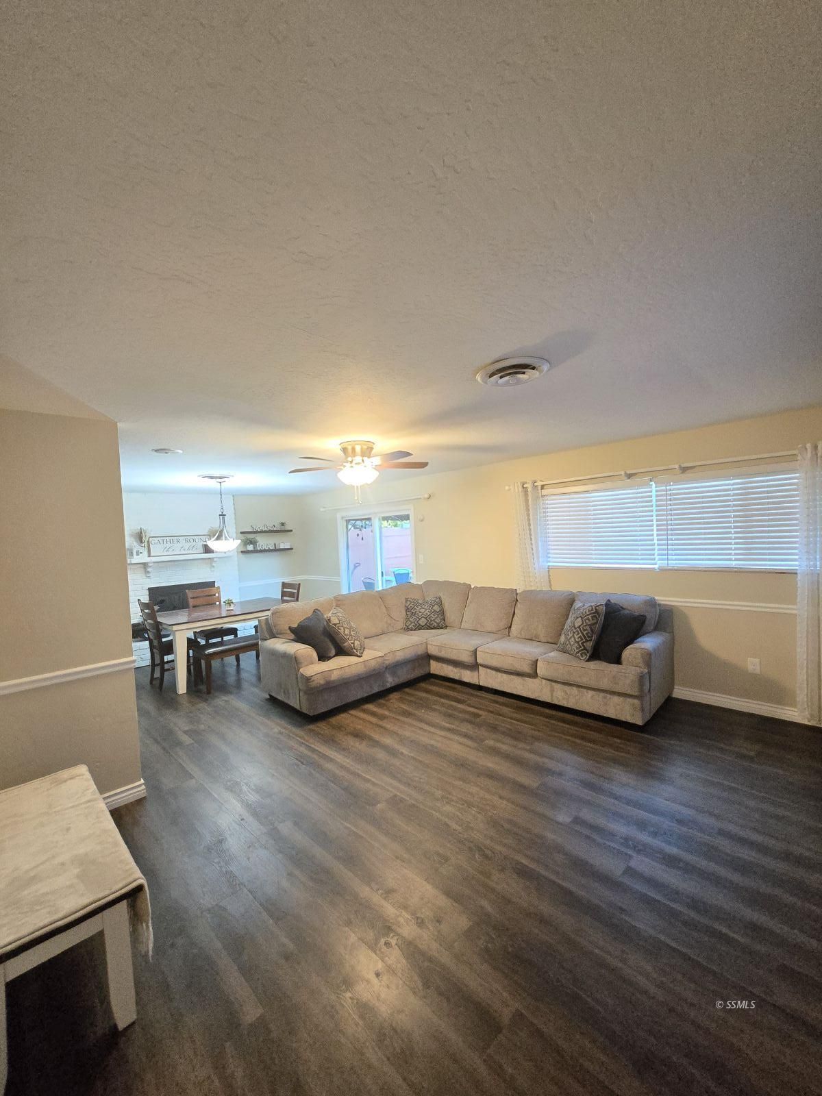 1000 W Las Flores — Photo 5