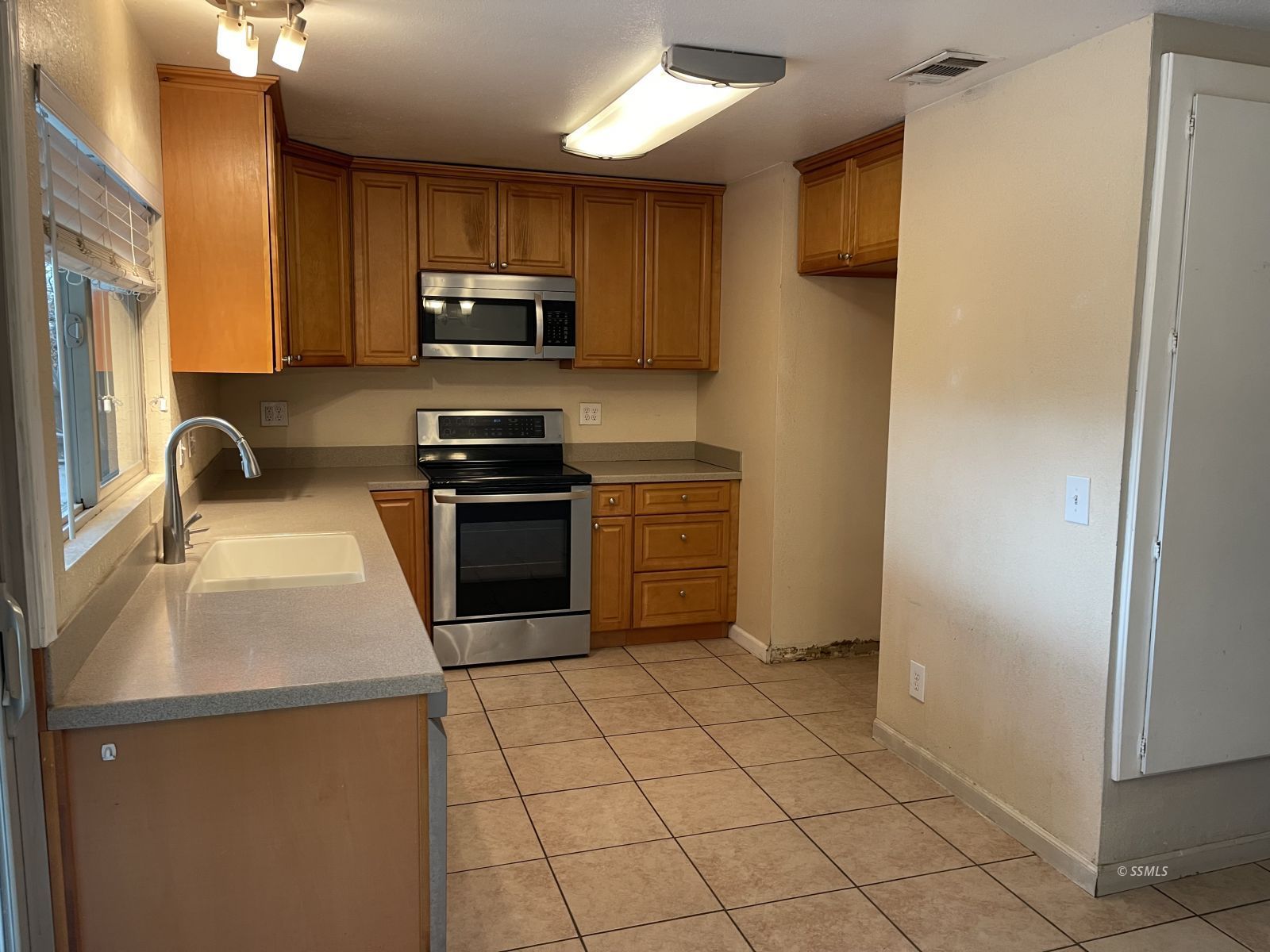 505 Cottonwood DR — Photo 5