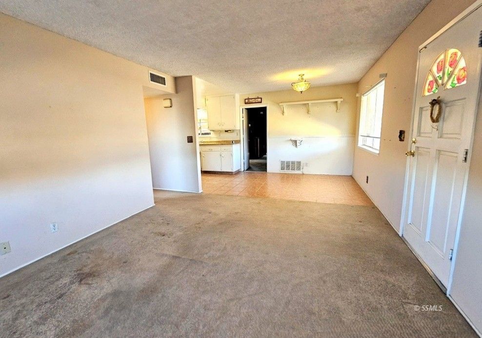 1028 S Yorktown ST — Photo 5