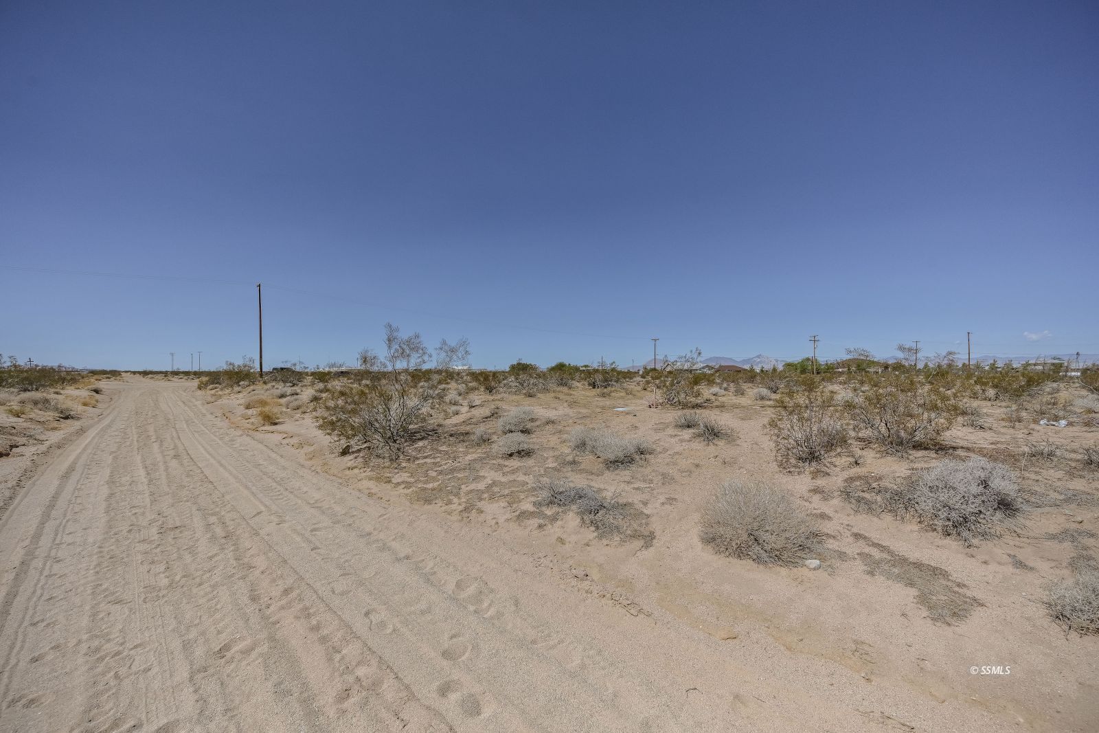 511-091-23 China Lake Blvd. — Photo 5