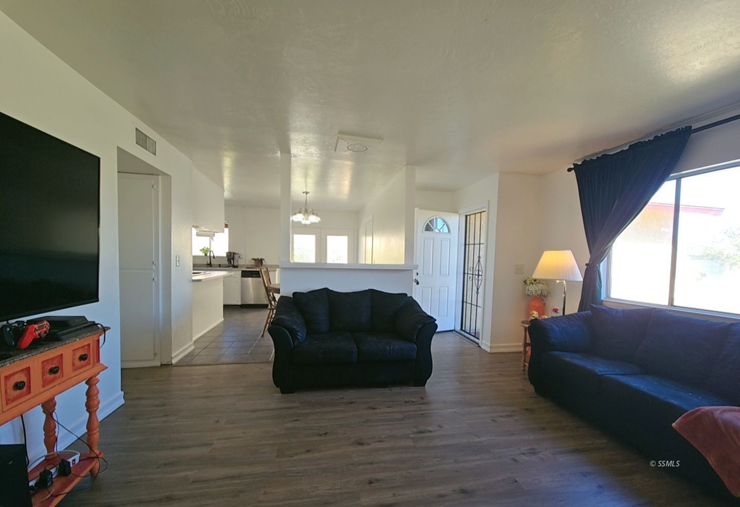 1213 W Willow AVE — Photo 5