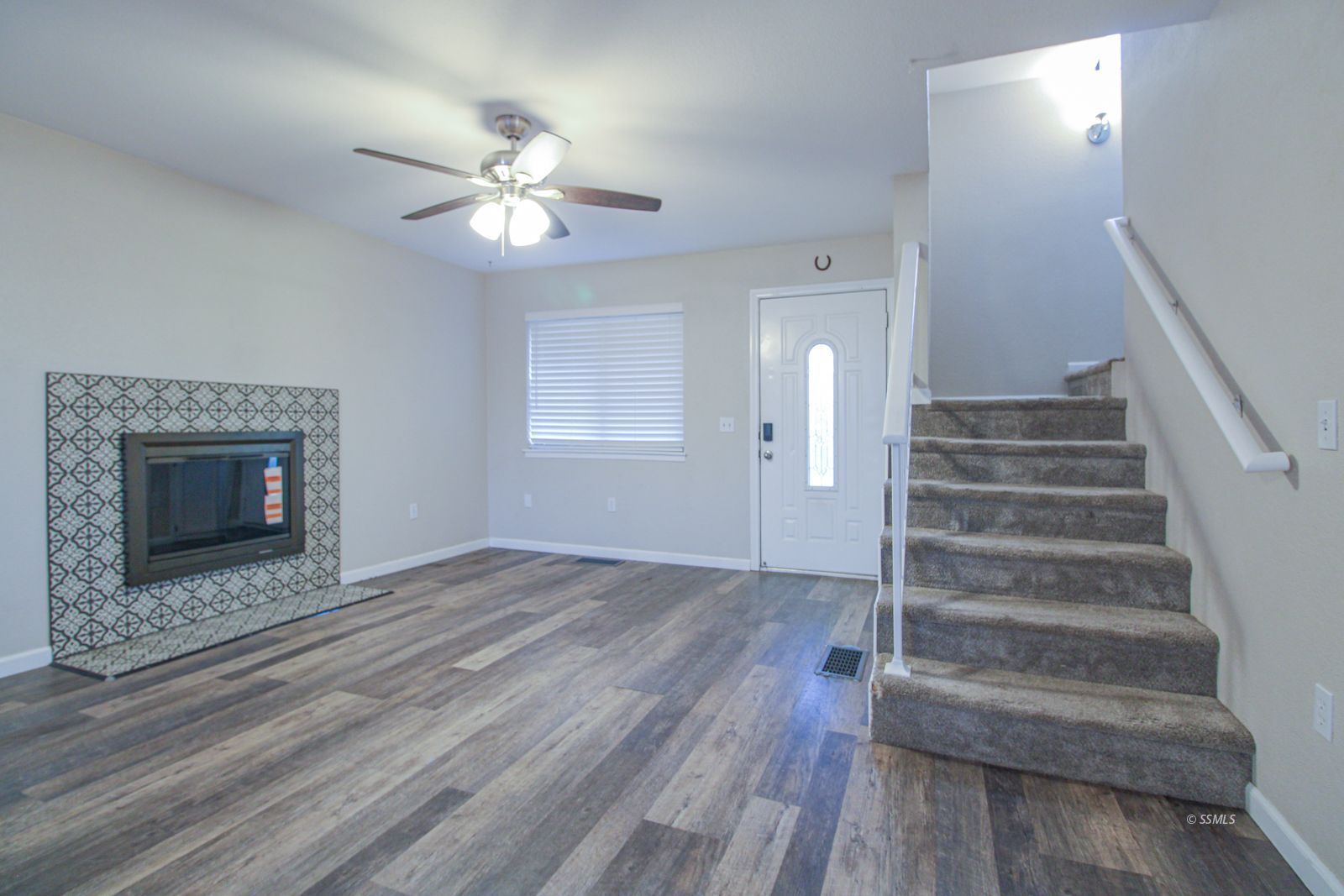 920 E Church AVE — Photo 5