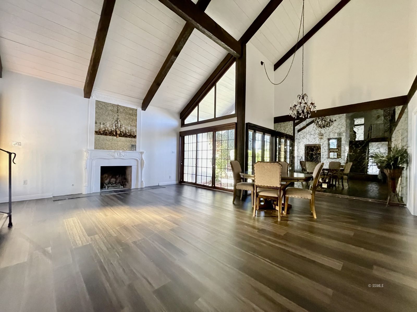 648 Sherri ST — Photo 5