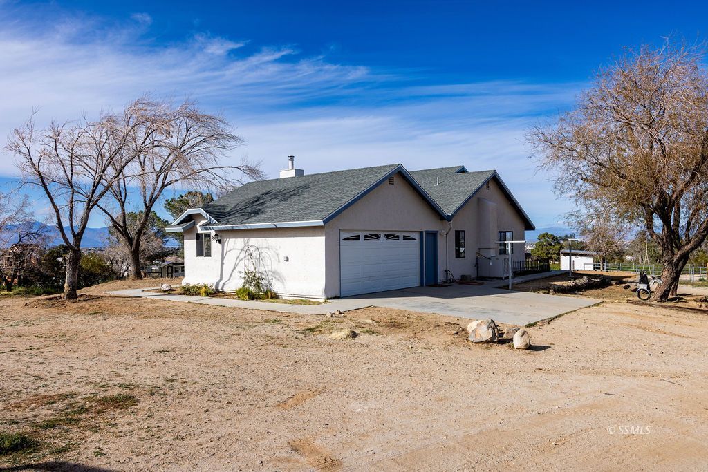 328 E Dana — Photo 5