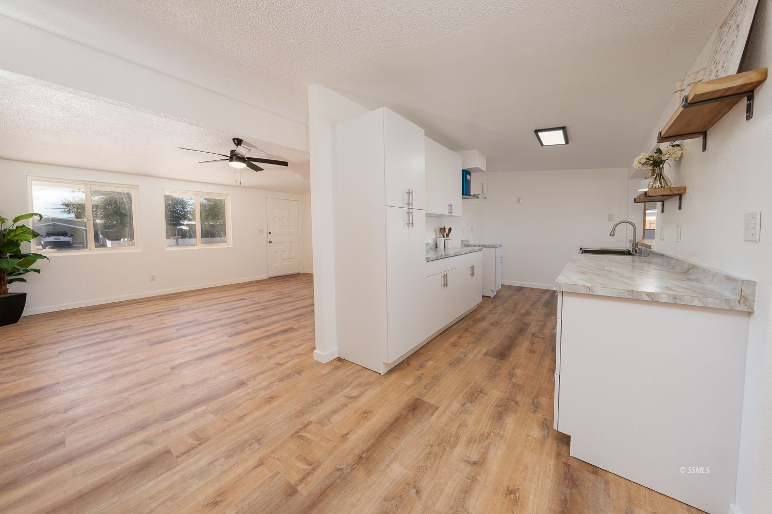 1012 W Langley AVE — Photo 5