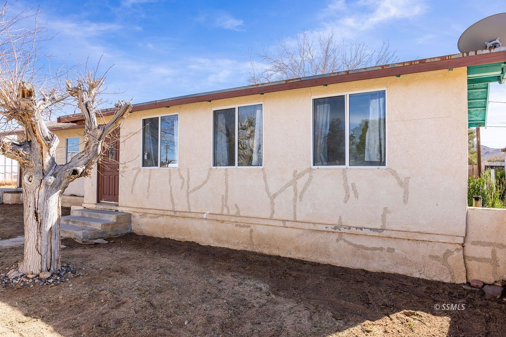 839 E Hillcrest AVE — Photo 5