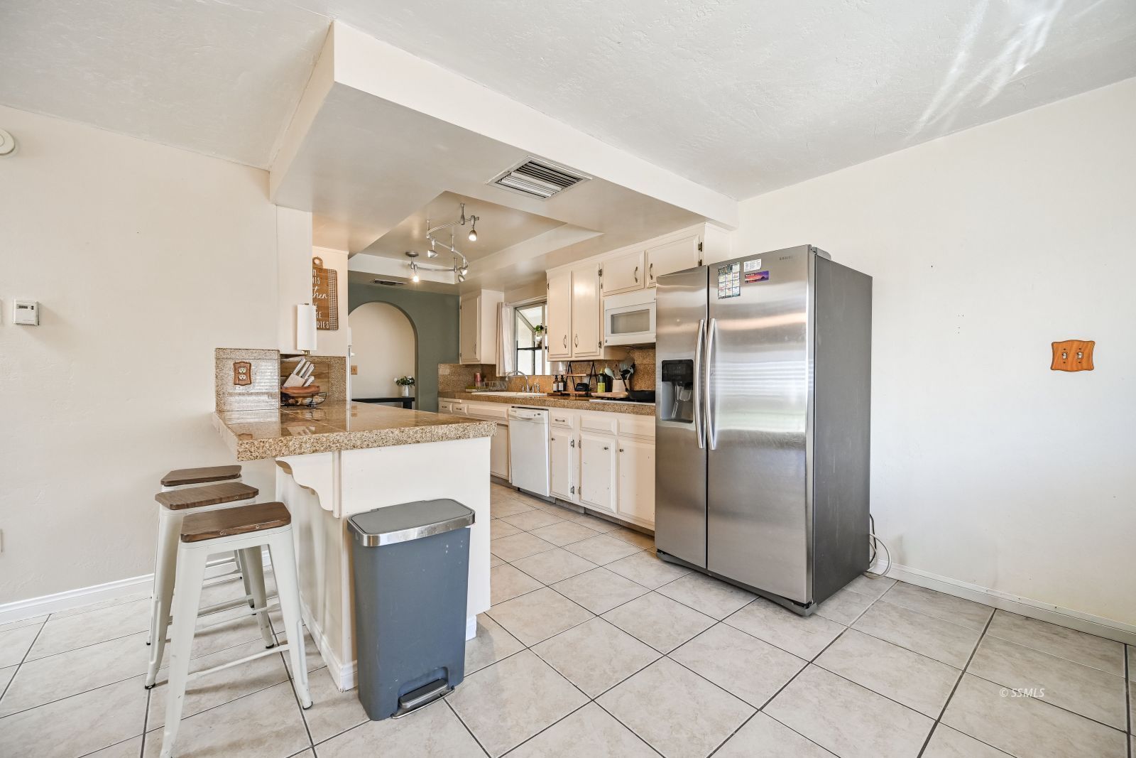 601 N Las Posas ST — Photo 5