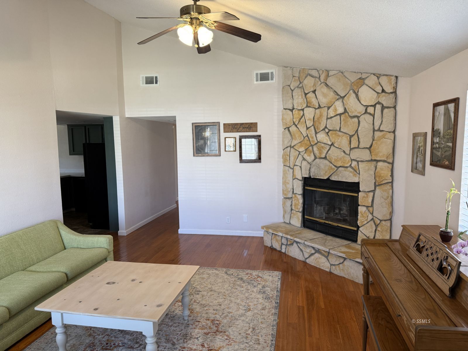 805 Janelle — Photo 5