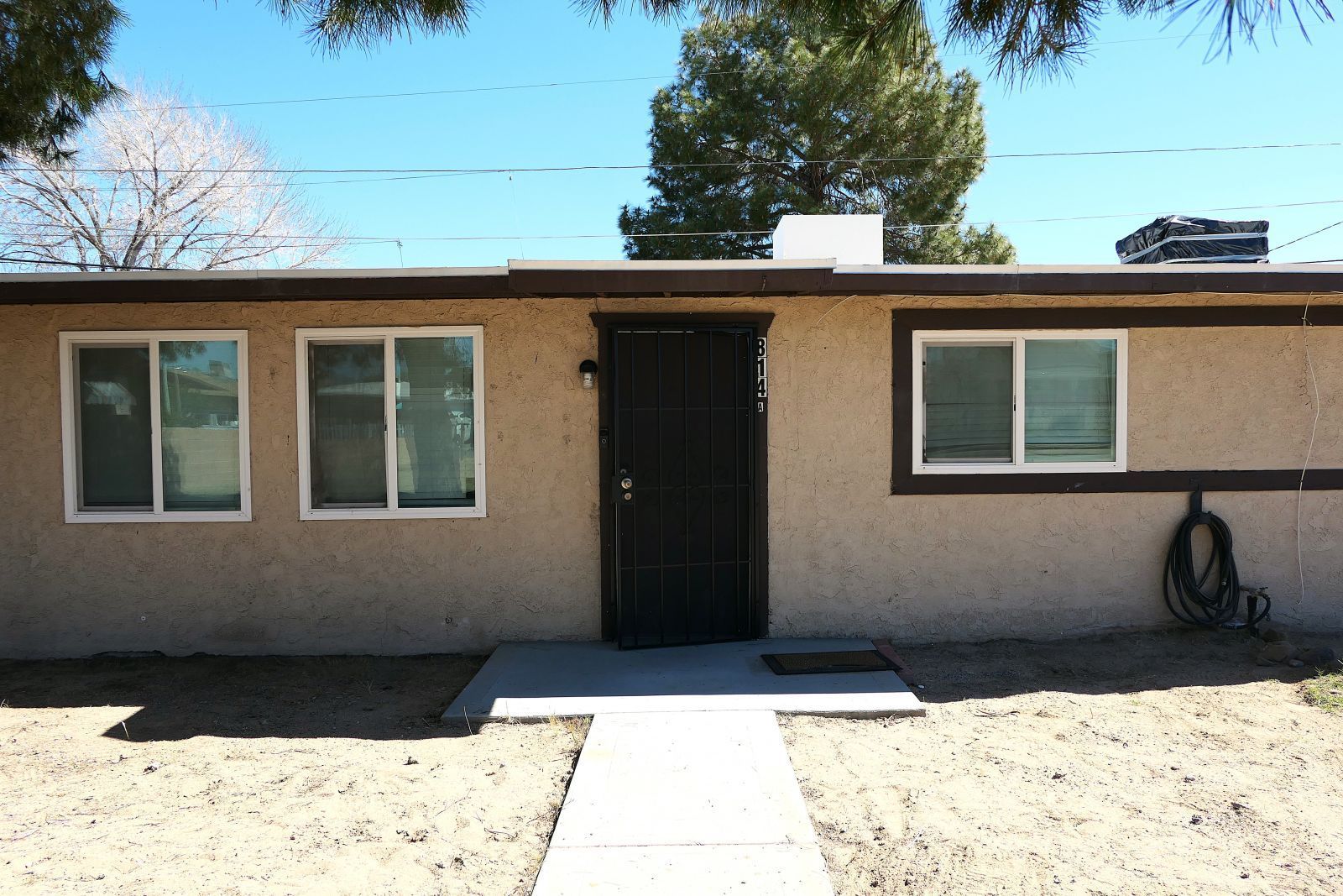 814 N Sanders ST — Photo 5