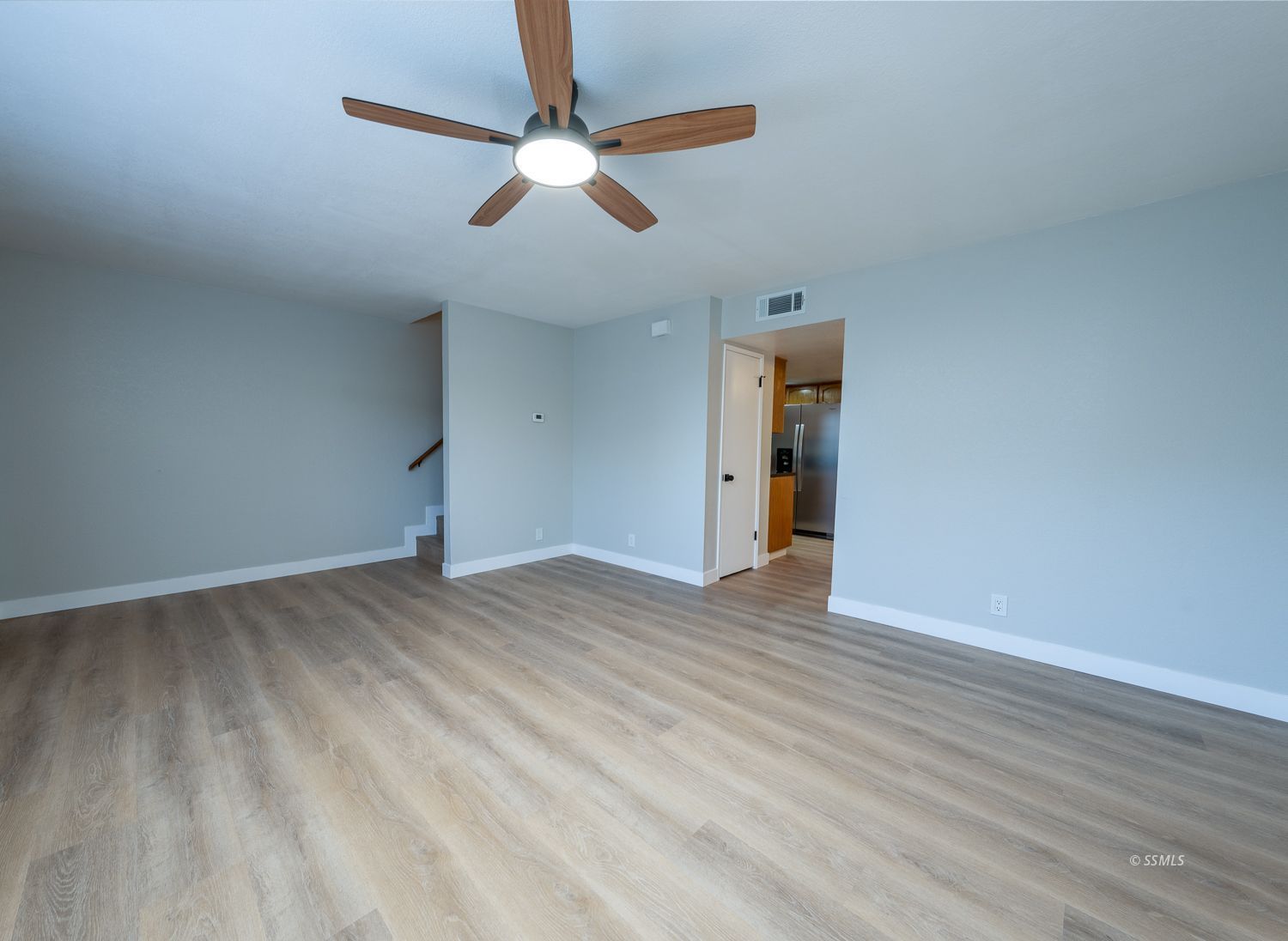 189 E Upjohn AVE — Photo 5