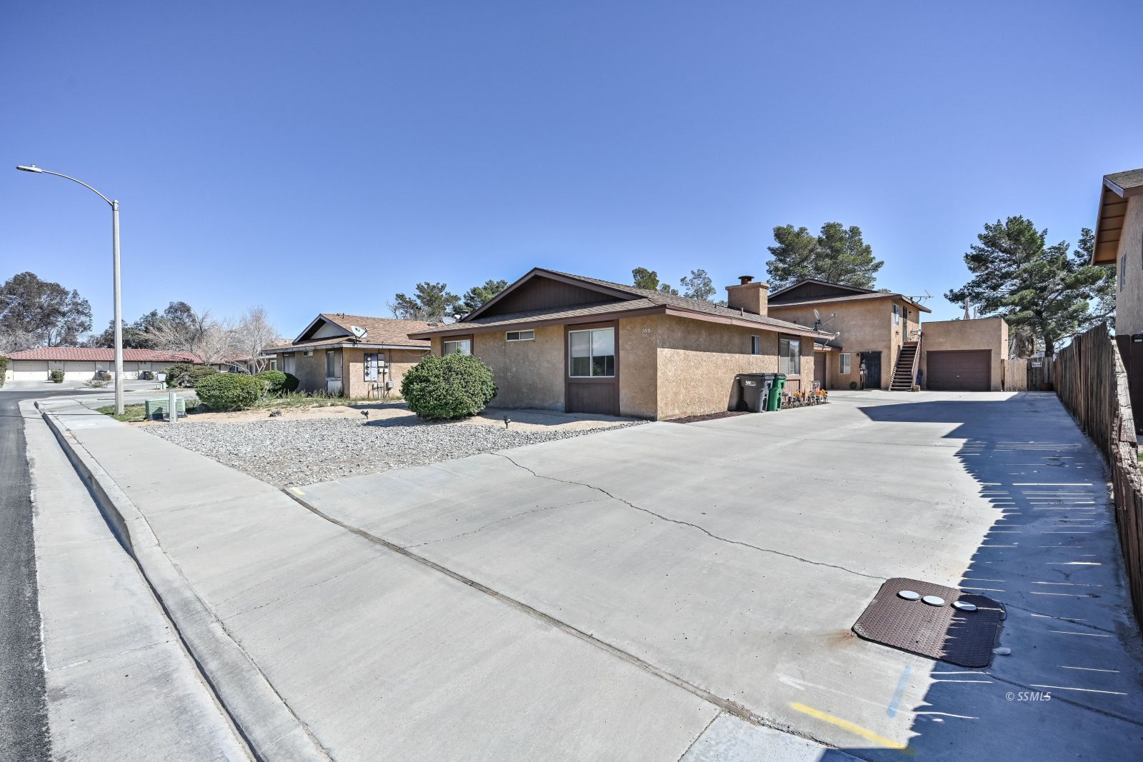 708 N Florence — Photo 5