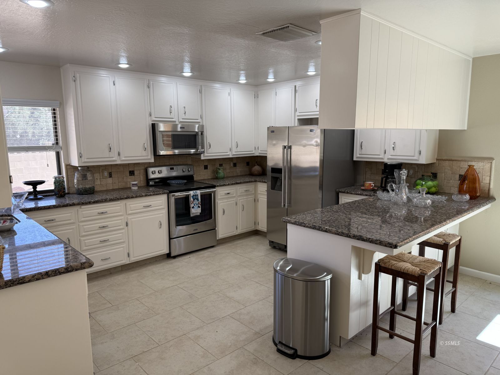 912 N Randall — Photo 5