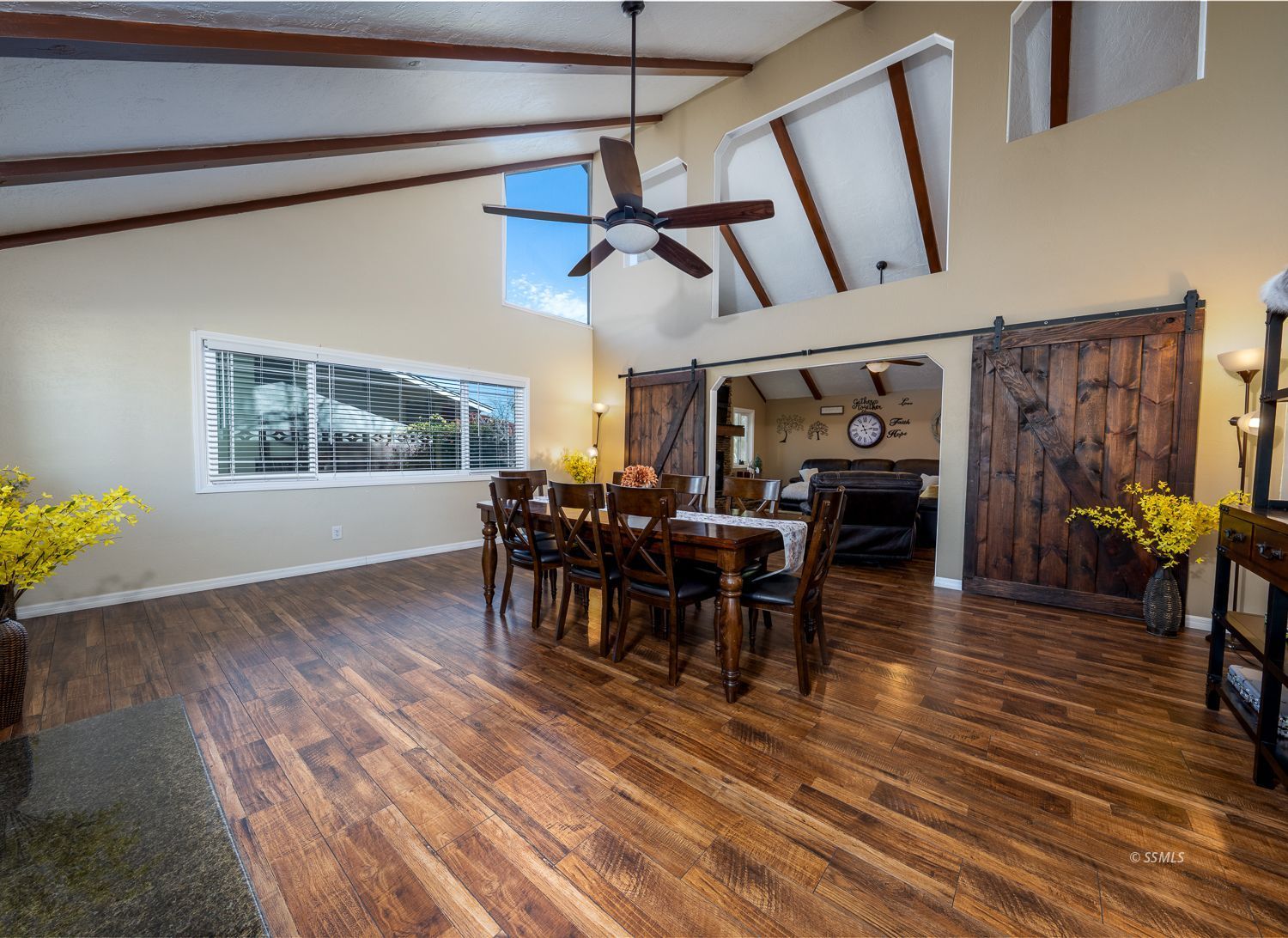 1252 Wayne — Photo 5