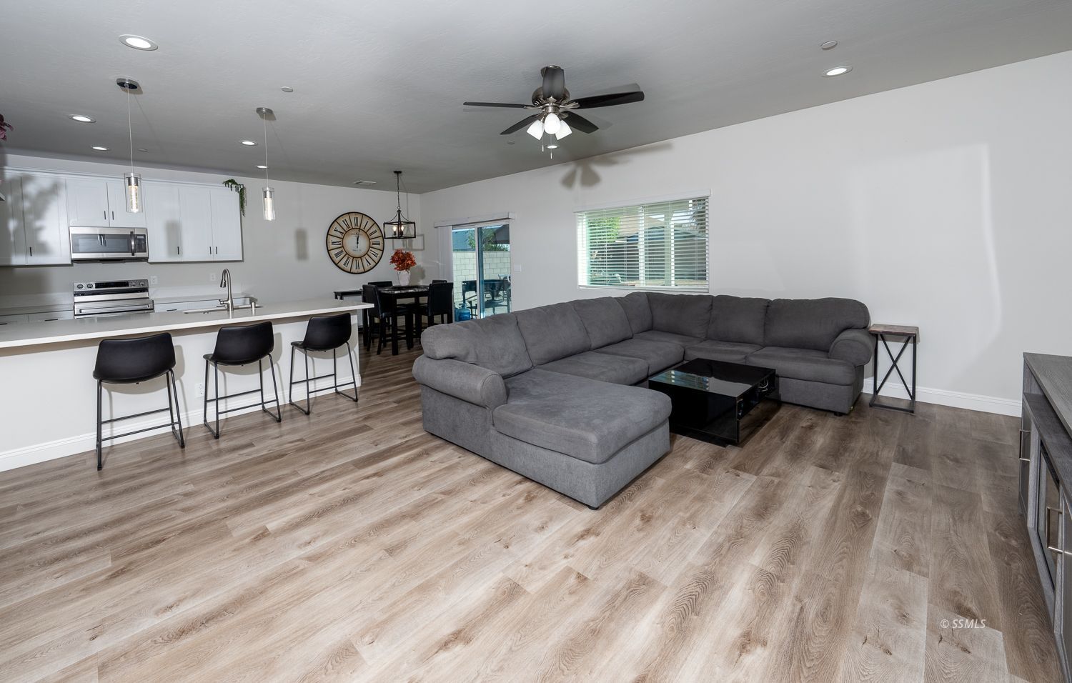 1031 W Church AVE — Photo 5