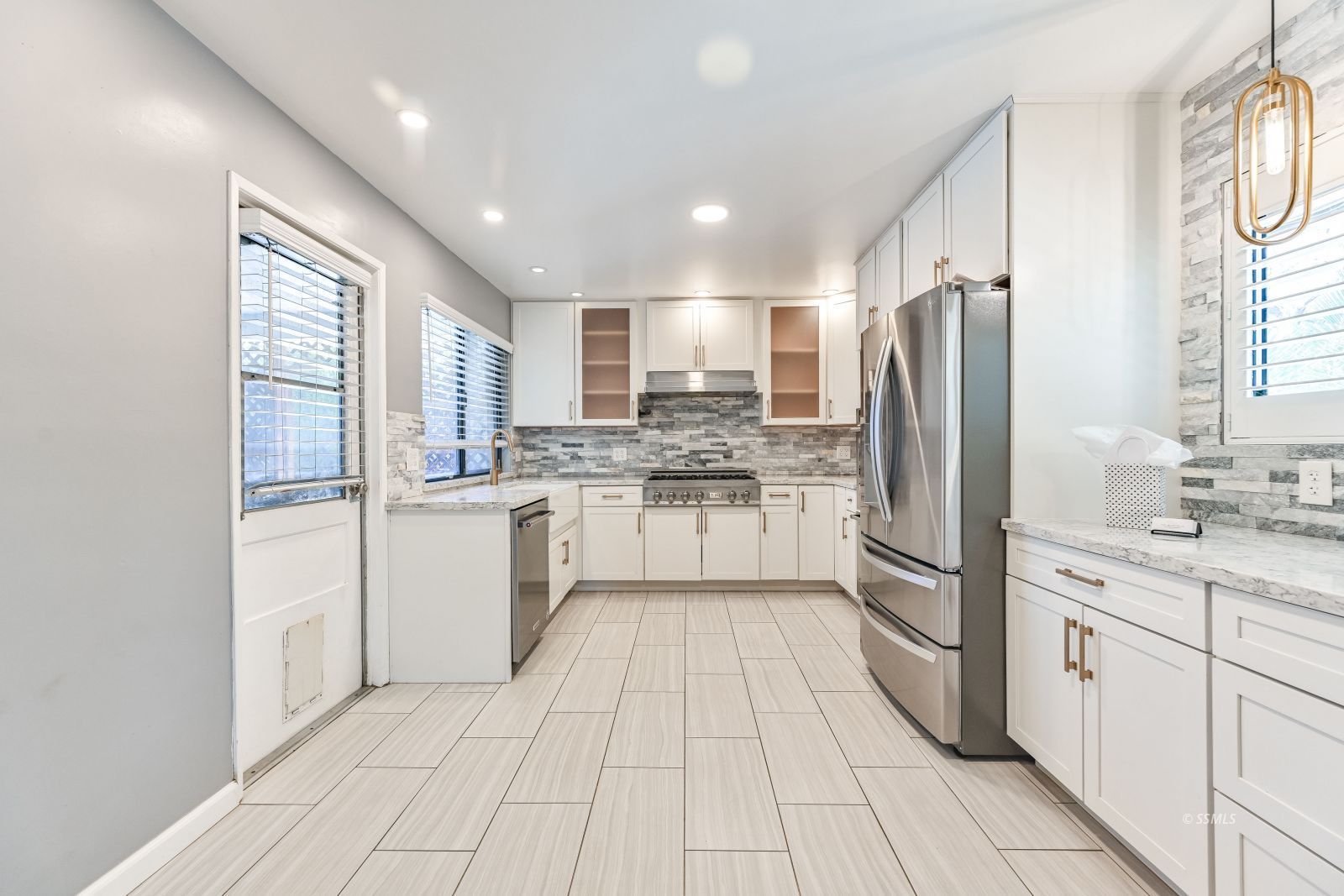 504 N Las Posas ST — Photo 5