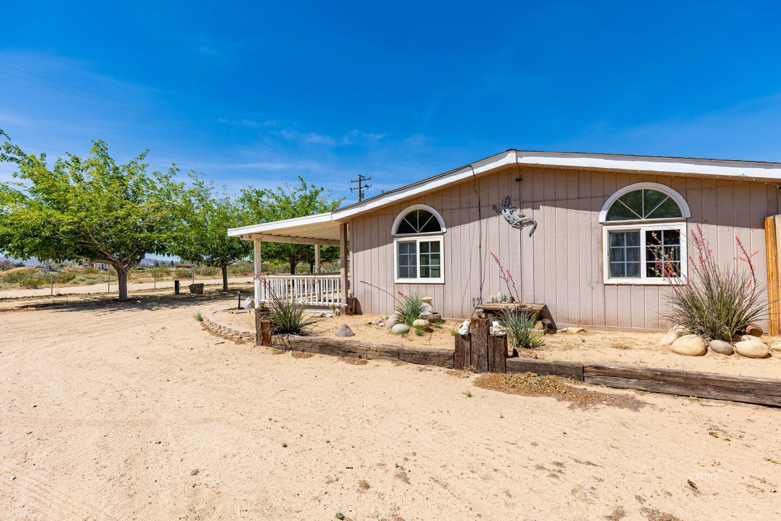 4606 W Drummond AVE — Photo 5