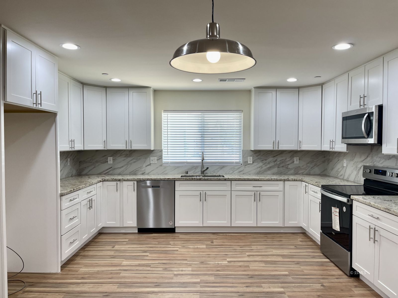 313 W Church AVE — Photo 5