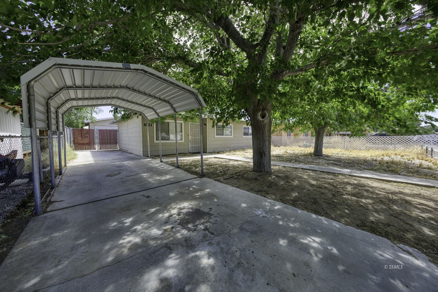 1021 W Langley AVE — Photo 5