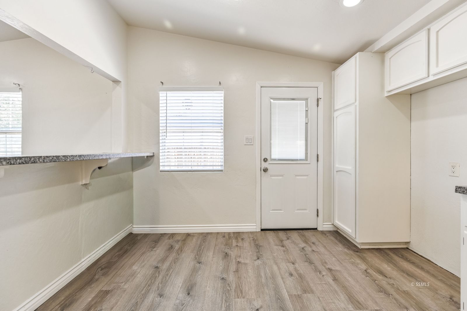 305 N Florence ST — Photo 5