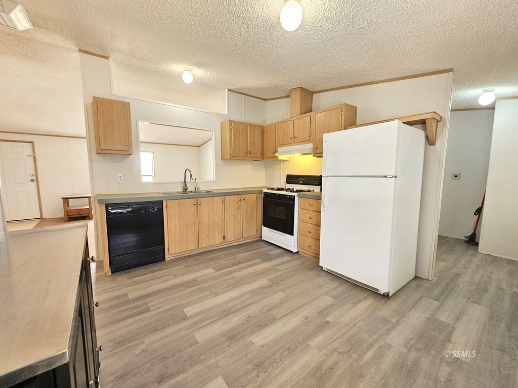 620 W Upjohn AVE #43 — Photo 5
