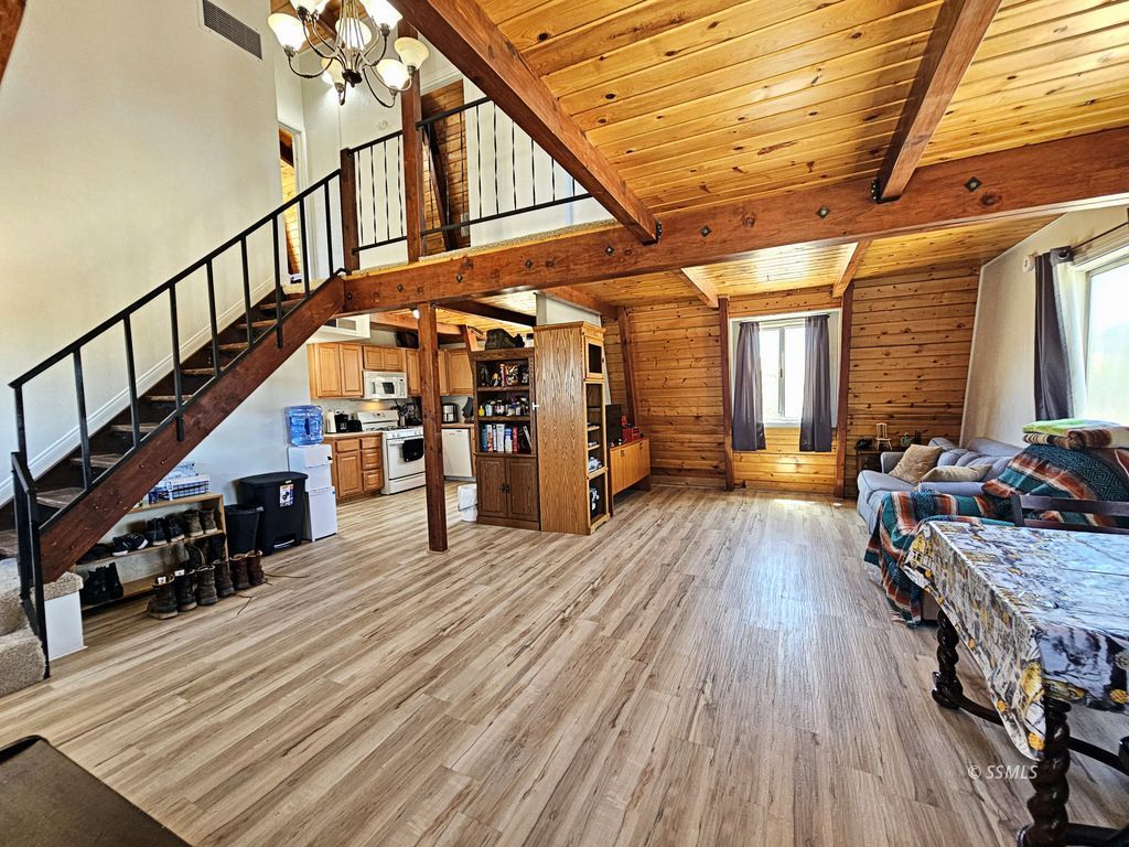 1435 N Indian Wells ST — Photo 5
