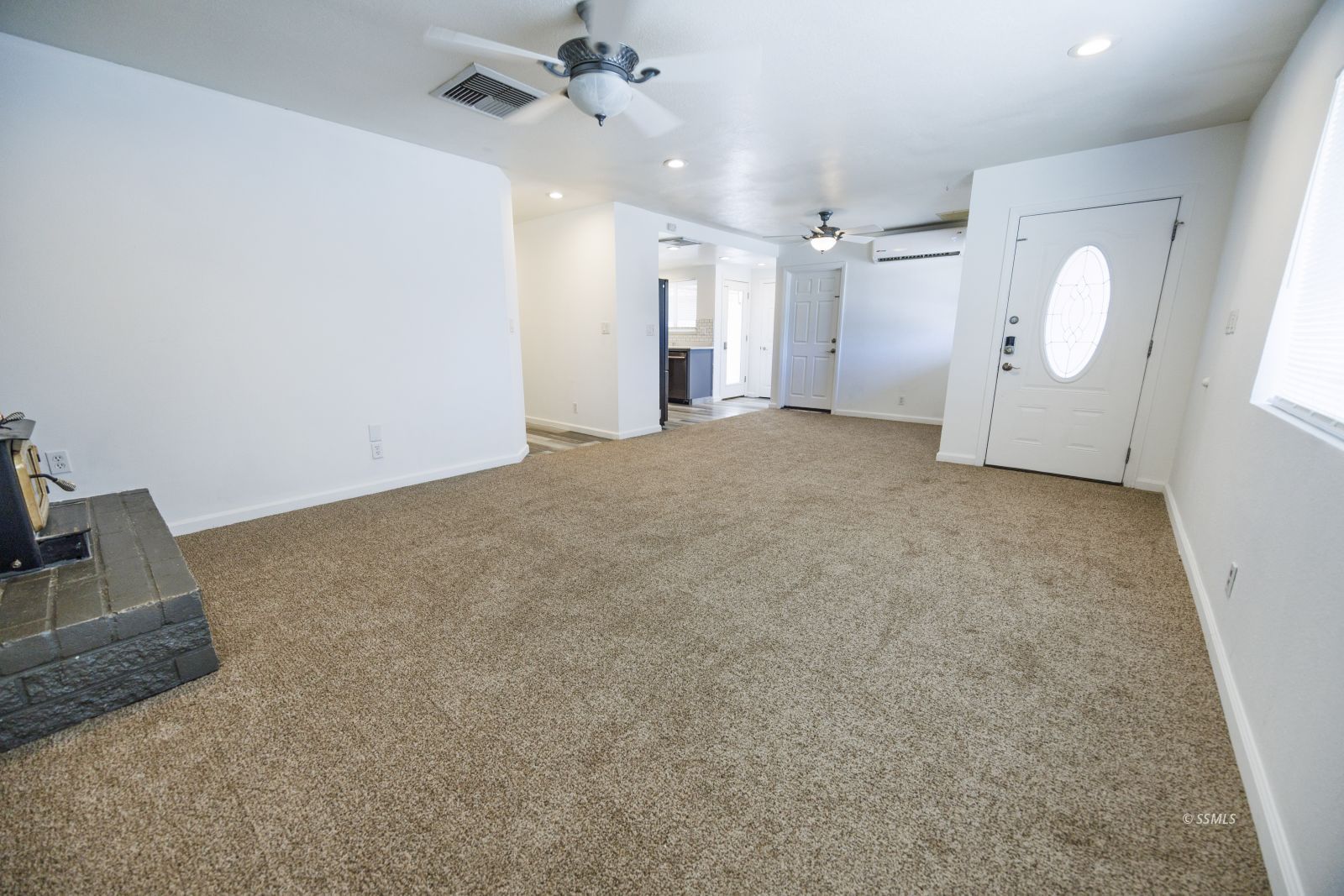 935 W Upjohn — Photo 5