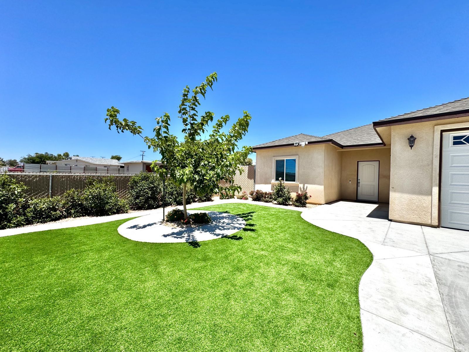 1012 W Coronado AVE — Photo 5