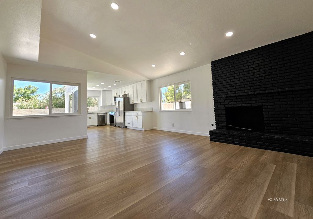611 W FELSPAR AVE — Photo 5