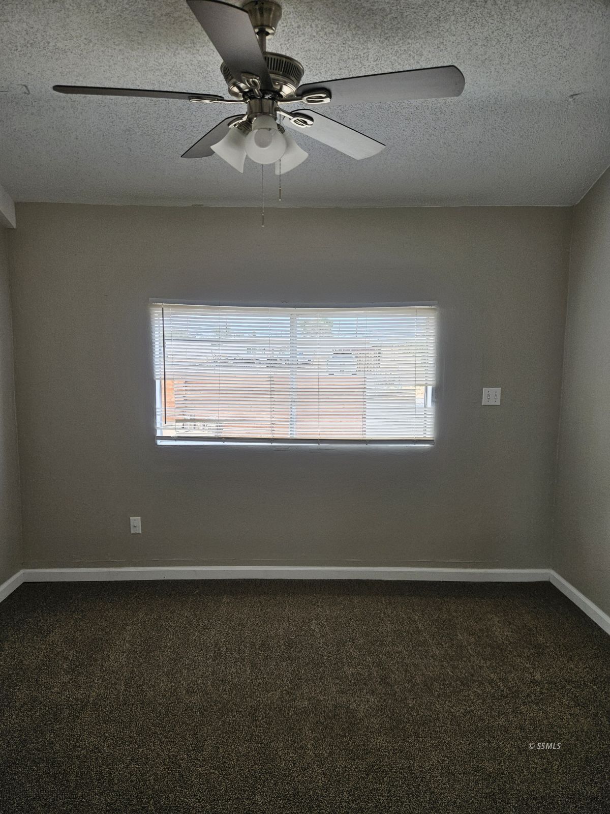 527 WILSON AVE — Photo 5