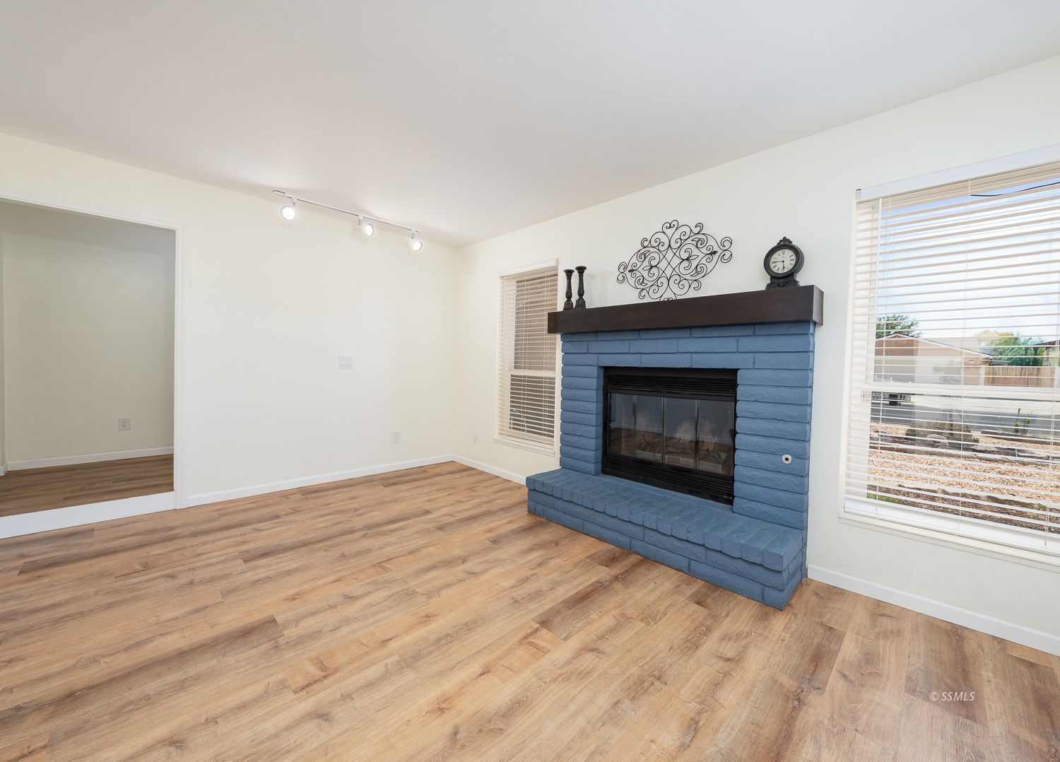 135 N American ST — Photo 5