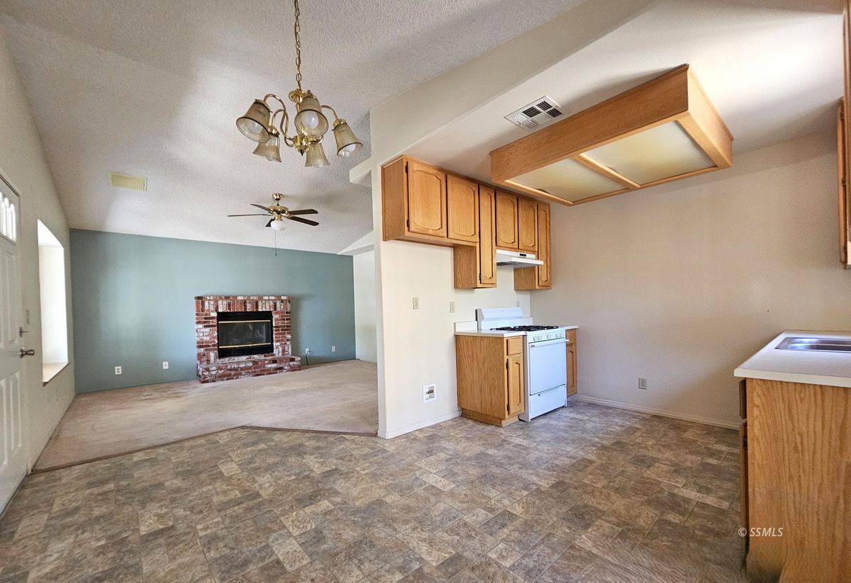 433 N Inyo ST — Photo 5