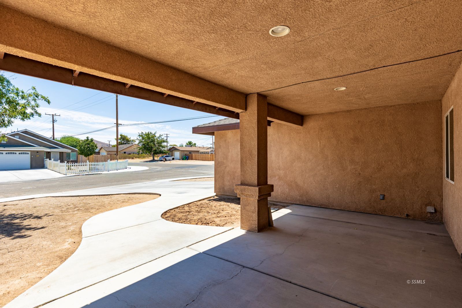 936 W Burns AVE — Photo 5