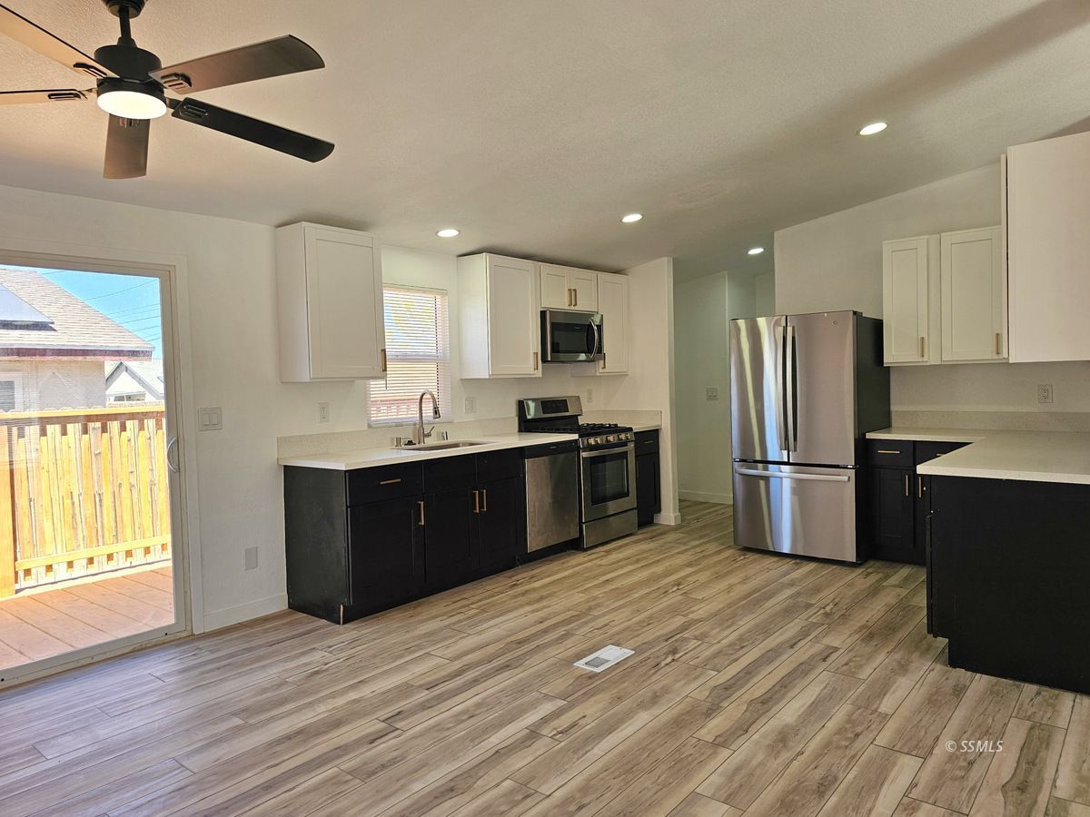 1040 S Porter ST — Photo 5