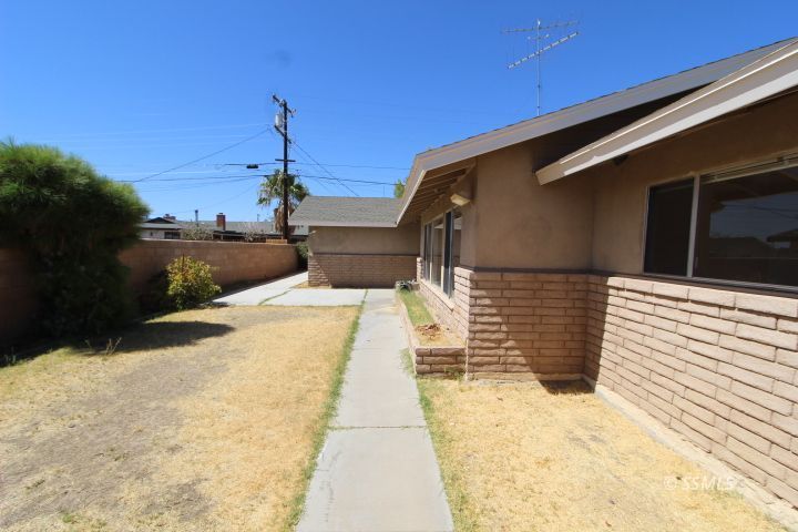 129 S Sunland ST — Photo 5